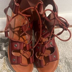 American Eagle Sandals